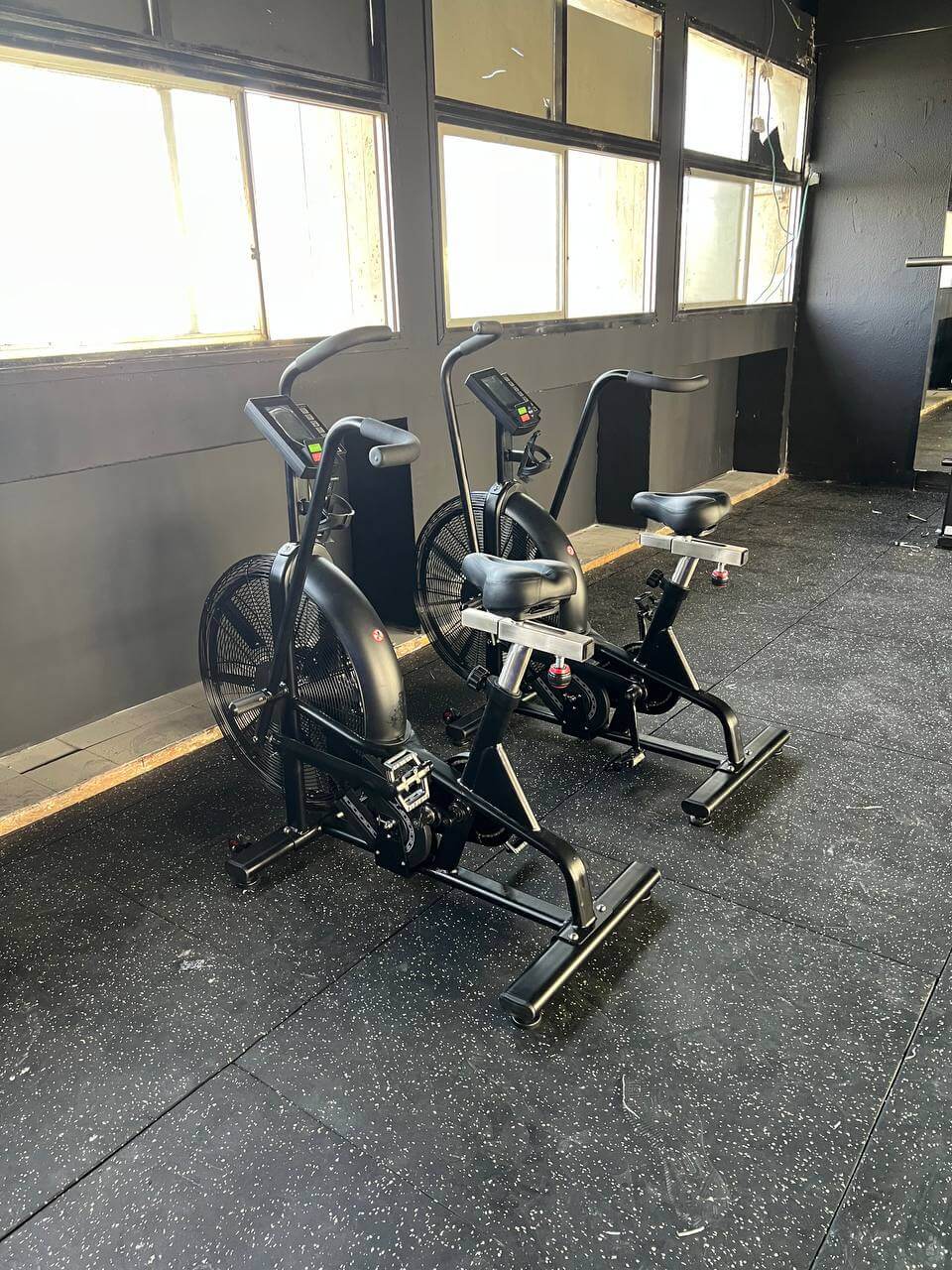 אופני אוויר מקצועיים Air Bike לאימון גוף מלא — תמונה 3