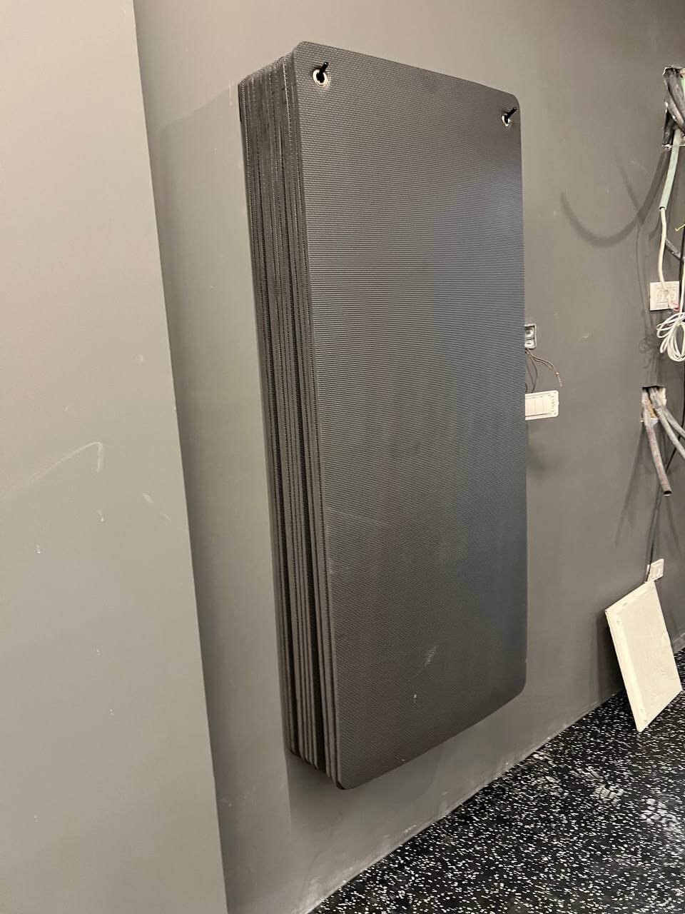 מזרונים תלויים במעמד מזרונים ייחודי לקיר