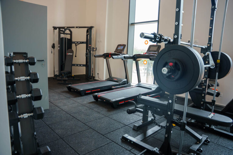 רותם שני נדל"ן - הרצוג 6,8 נתניה- תמונה ראשית